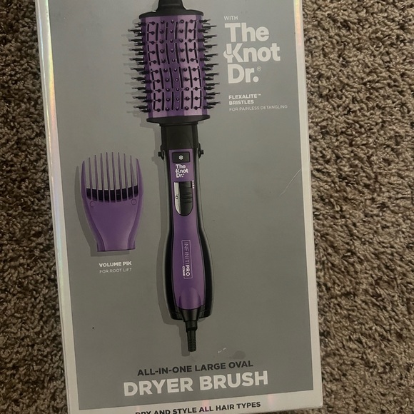 INFINITIPRO All-in-One Dryer Brush, Wet/Dry Styler, Black/Purple. - Picture 2 of 3